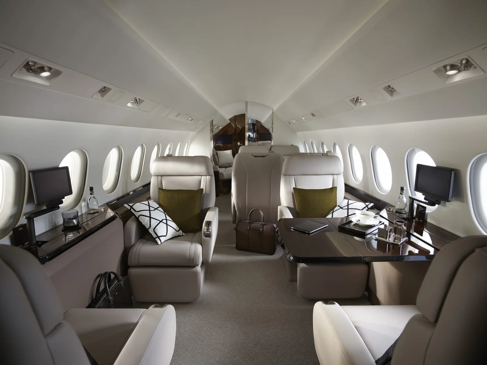 Dassault Falcon 900LX – Cabin interior 2