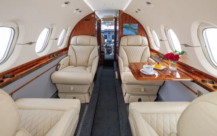 Hawker 900XP – Kabineninnenraum 2