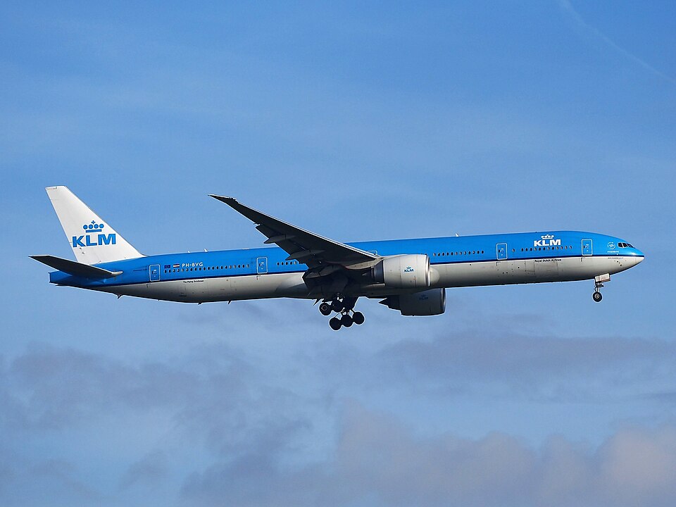 KLM Boeing 777 approaching Amsterdam Schiphol